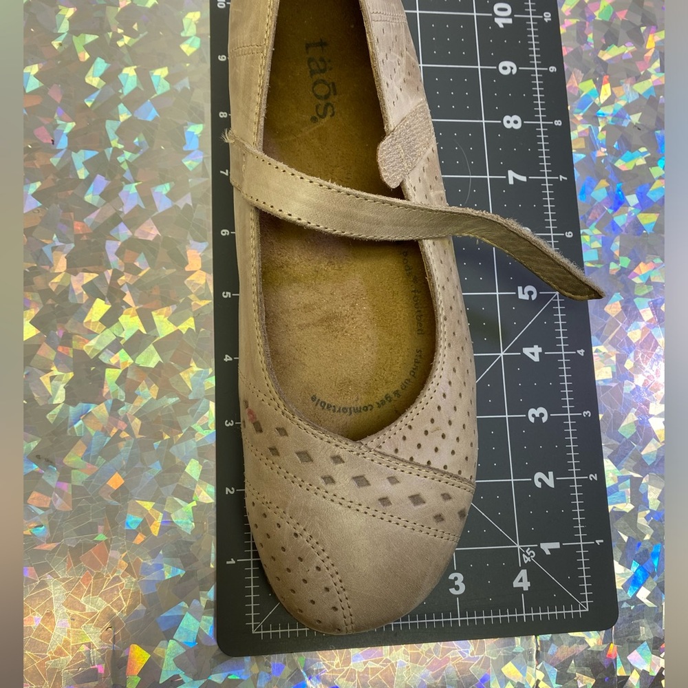 Taos Mary Jane Flats Removable Comfort Footbed Taupe Neutral Sz 37 / 6.5 Approx - Picture 8 of 14